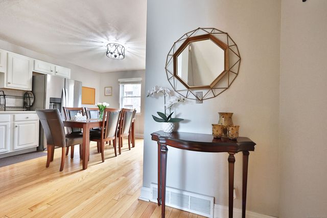 322 Knapps Highway 322, Fairfield, CT 06825