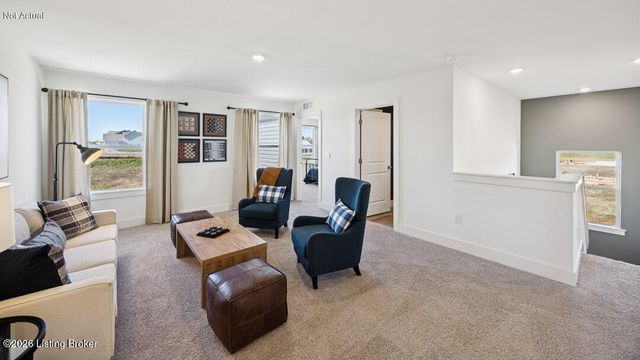 8105 Cedar Pointe Dr, Louisville, KY 40229