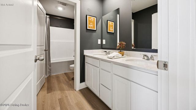 8105 Cedar Pointe Dr, Louisville, KY 40229