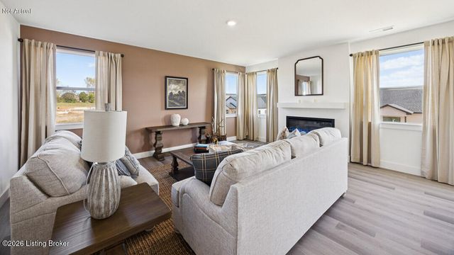 8105 Cedar Pointe Dr, Louisville, KY 40229