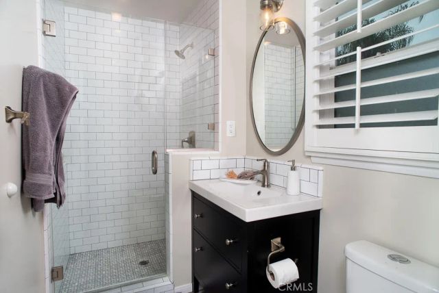 6458 Hanna Ave, Woodland Hills, CA 91303
