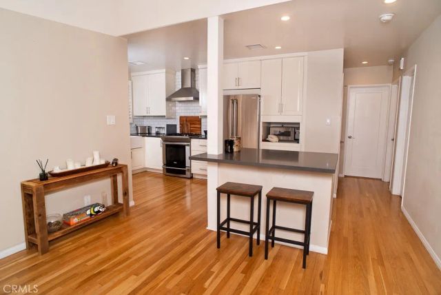 6458 Hanna Ave, Woodland Hills, CA 91303