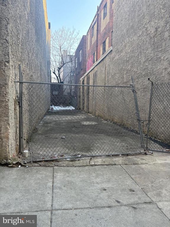 6010 MARKET ST, Philadelphia, PA 19139