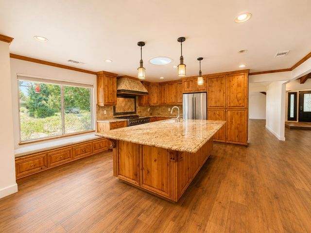 627 E Utah Avenue, Fresno, CA 93720