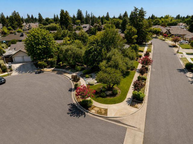 627 E Utah Avenue, Fresno, CA 93720