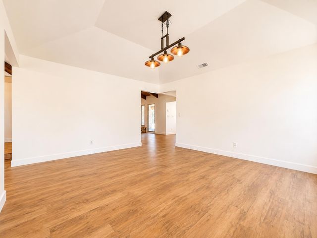 627 E Utah Avenue, Fresno, CA 93720