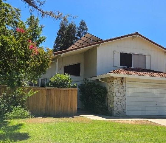 4456 Stollwood Dr, Carmichael, CA 95608