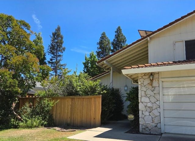 4456 Stollwood Dr, Carmichael, CA 95608