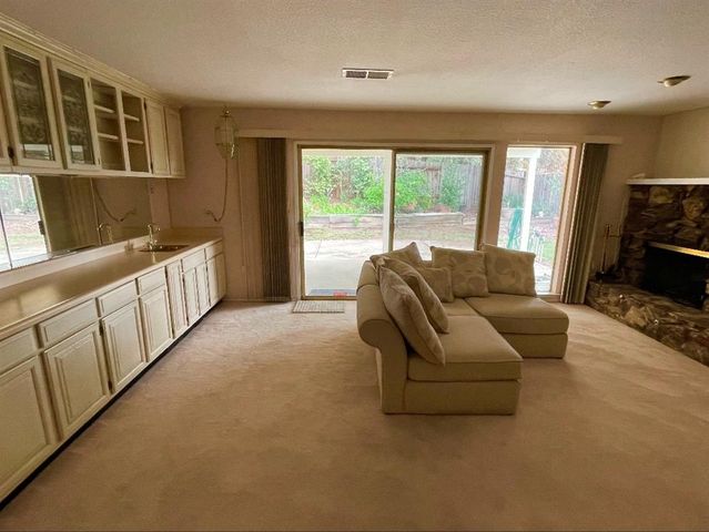 4456 Stollwood Dr, Carmichael, CA 95608