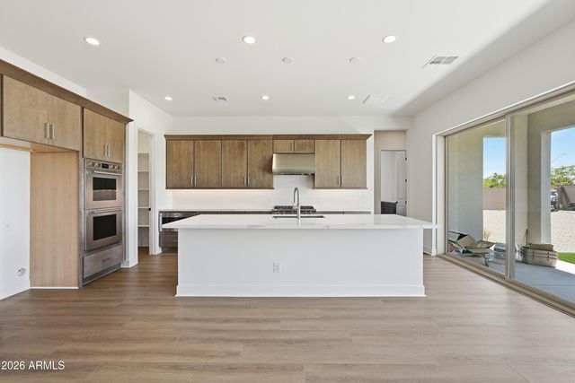 17789 W CRAWFORDSVILLE Drive, Surprise, AZ 85388