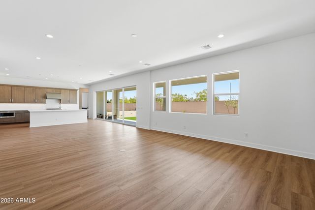 17789 W CRAWFORDSVILLE Drive, Surprise, AZ 85388