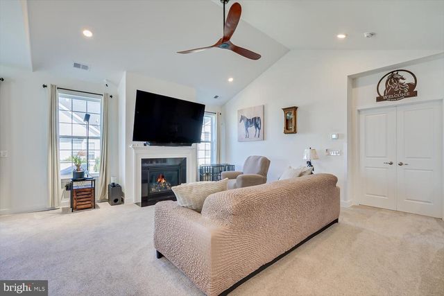 25 STARLIGHT DR, Monroe Township, NJ 08831