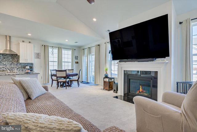 25 STARLIGHT DR, Monroe Township, NJ 08831