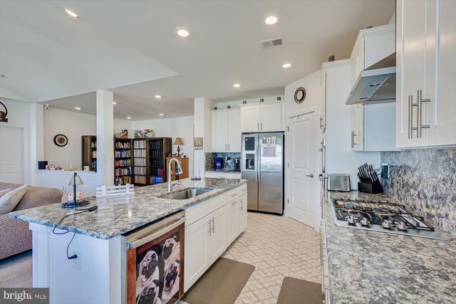 25 STARLIGHT DR, Monroe Township, NJ 08831