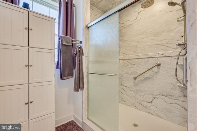 25 STARLIGHT DR, Monroe Township, NJ 08831