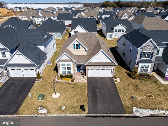 25 STARLIGHT DR, Monroe Township, NJ 08831