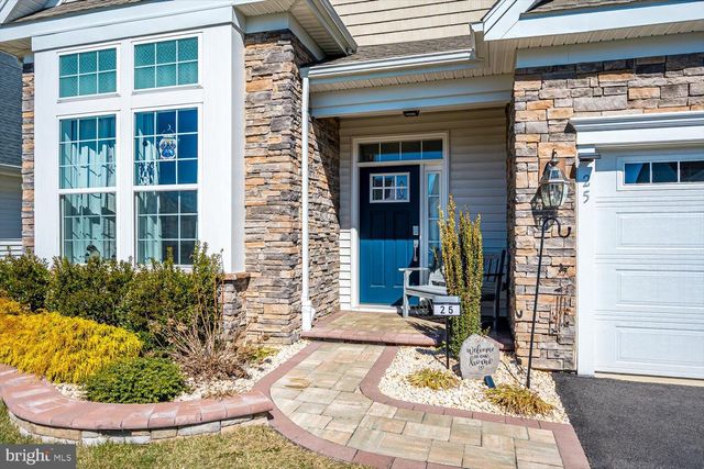 25 STARLIGHT DR, Monroe Township, NJ 08831