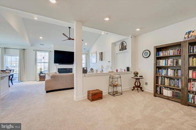 25 STARLIGHT DR, Monroe Township, NJ 08831