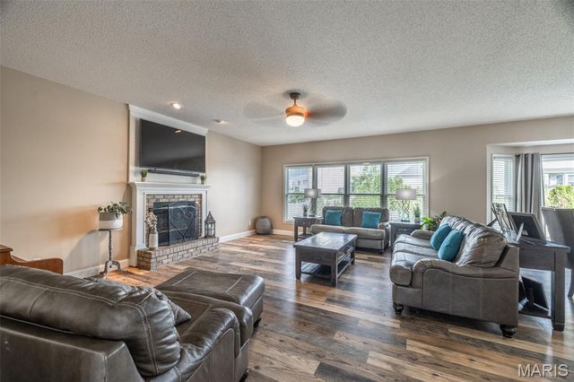 103 Perennial Court, Dardenne Prairie, MO 63368