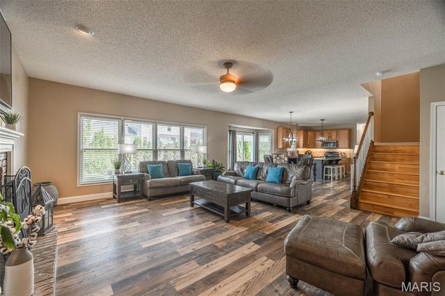 103 Perennial Court, Dardenne Prairie, MO 63368