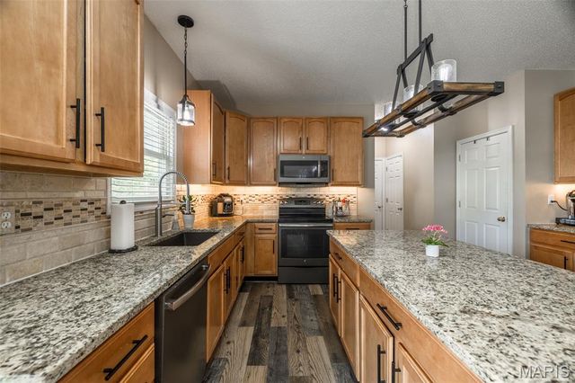103 Perennial Court, Dardenne Prairie, MO 63368