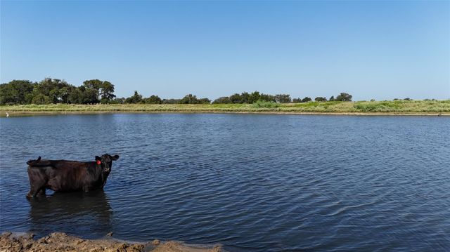 2039 County Road 326, Giddings, TX 78942