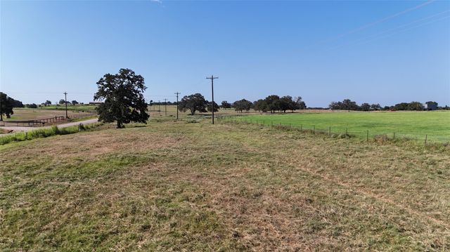 2039 County Road 326, Giddings, TX 78942