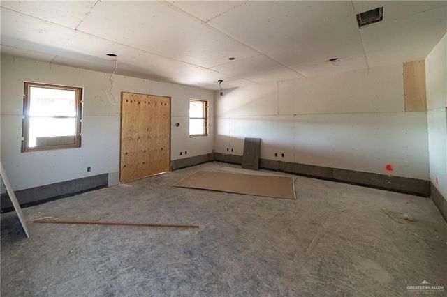 2136 E Mile 3, Palmhurst, TX 78573