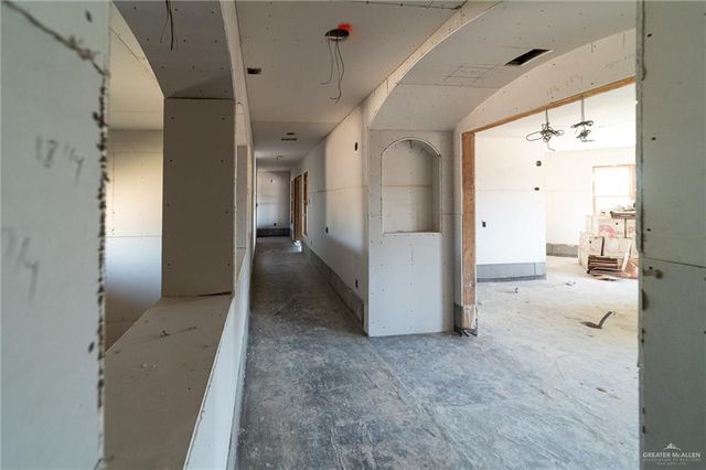 2136 E Mile 3, Palmhurst, TX 78573