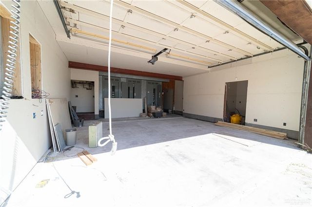 2136 E Mile 3, Palmhurst, TX 78573