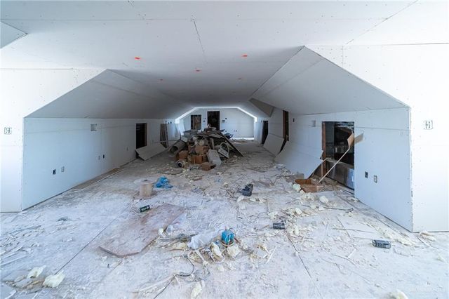 2136 E Mile 3, Palmhurst, TX 78573