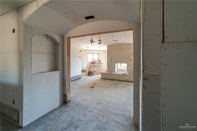 2136 E Mile 3, Palmhurst, TX 78573