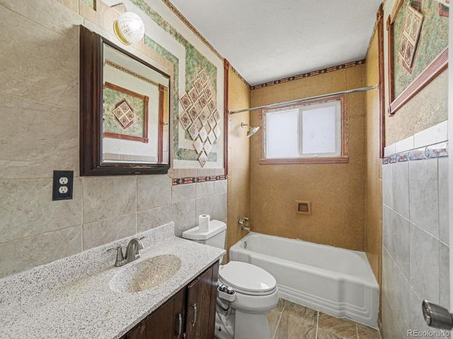 32 Dudley Avenue, Colorado Springs, CO 80909