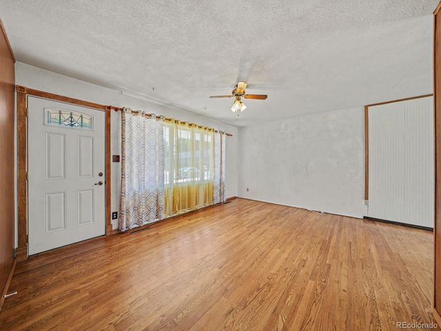 32 Dudley Avenue, Colorado Springs, CO 80909