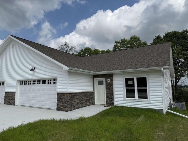 1062 Armida Court, Reedsburg, WI 53959