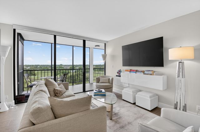 6845 Willow Wood Drive 3061, Boca Raton, FL 33434