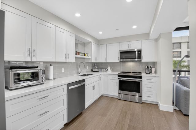 6845 Willow Wood Drive 3061, Boca Raton, FL 33434