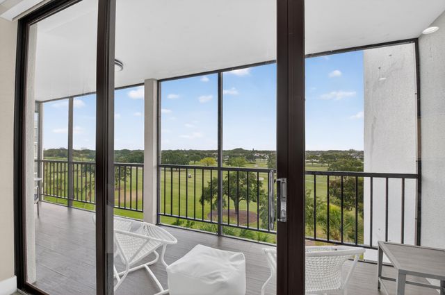 6845 Willow Wood Drive 3061, Boca Raton, FL 33434