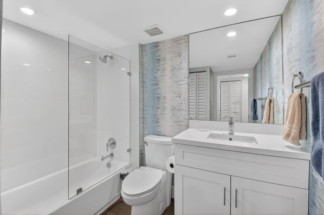6845 Willow Wood Drive 3061, Boca Raton, FL 33434