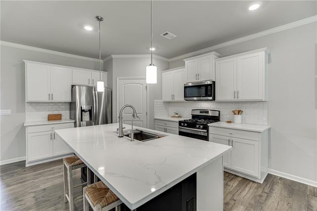 5915 Screech Owl Drive, Flowery Branch, GA 30542