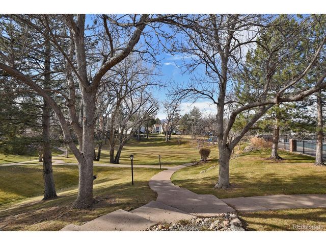 2916 W Long Cir D, Littleton, CO 80120
