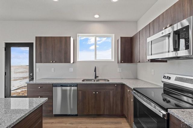 916 E Platteville Blvd, Pueblo West, CO 81007