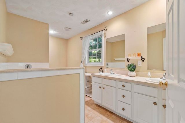 4 Forest Street, Georgetown, MA 01833