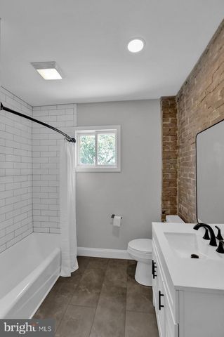424 WALNUT ST, Denver, PA 17517