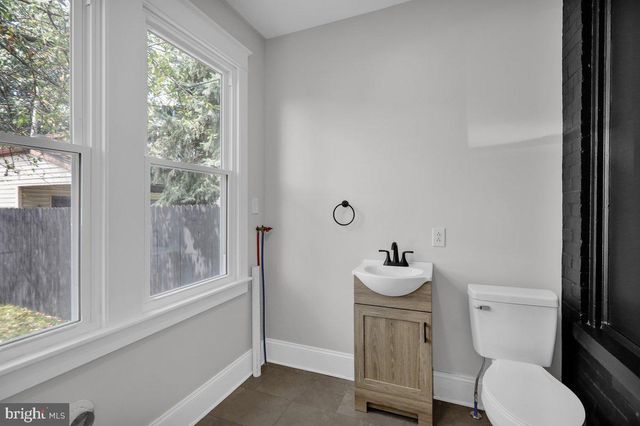 424 WALNUT ST, Denver, PA 17517