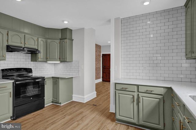 424 WALNUT ST, Denver, PA 17517
