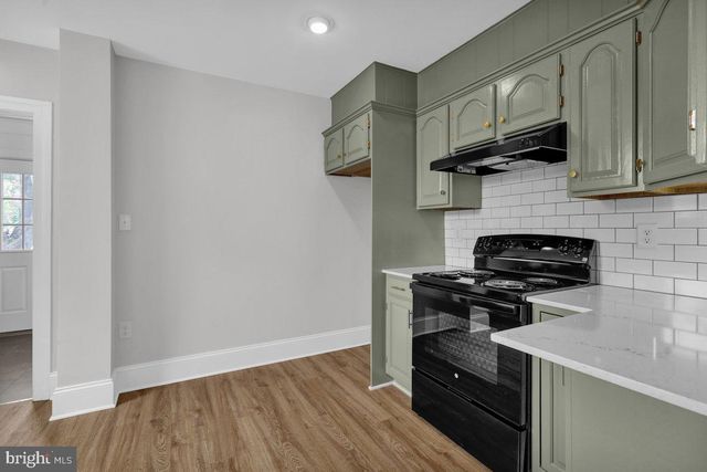 424 WALNUT ST, Denver, PA 17517
