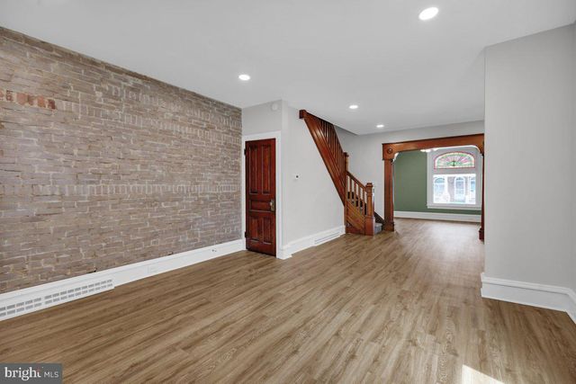 424 WALNUT ST, Denver, PA 17517
