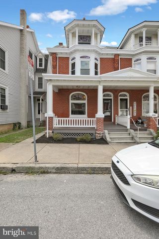 424 WALNUT ST, Denver, PA 17517