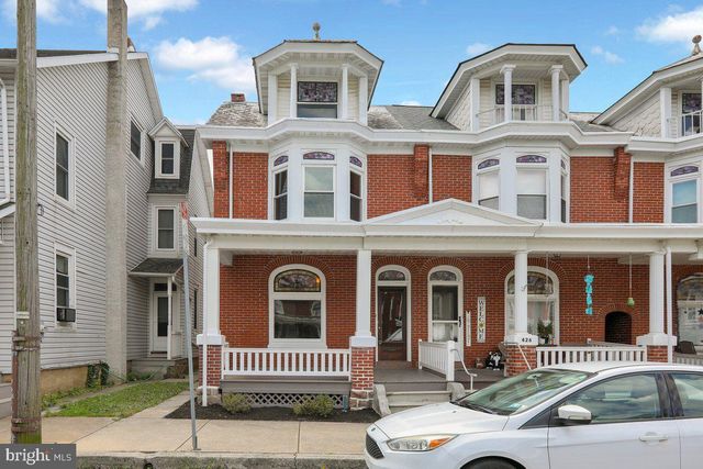424 WALNUT ST, Denver, PA 17517